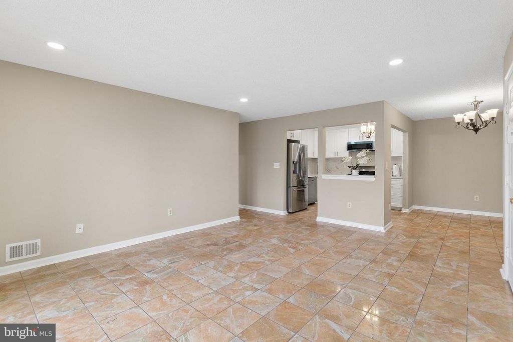 10 VOSCEK CT, LAWRENCE, NJ 08648 — photo 4