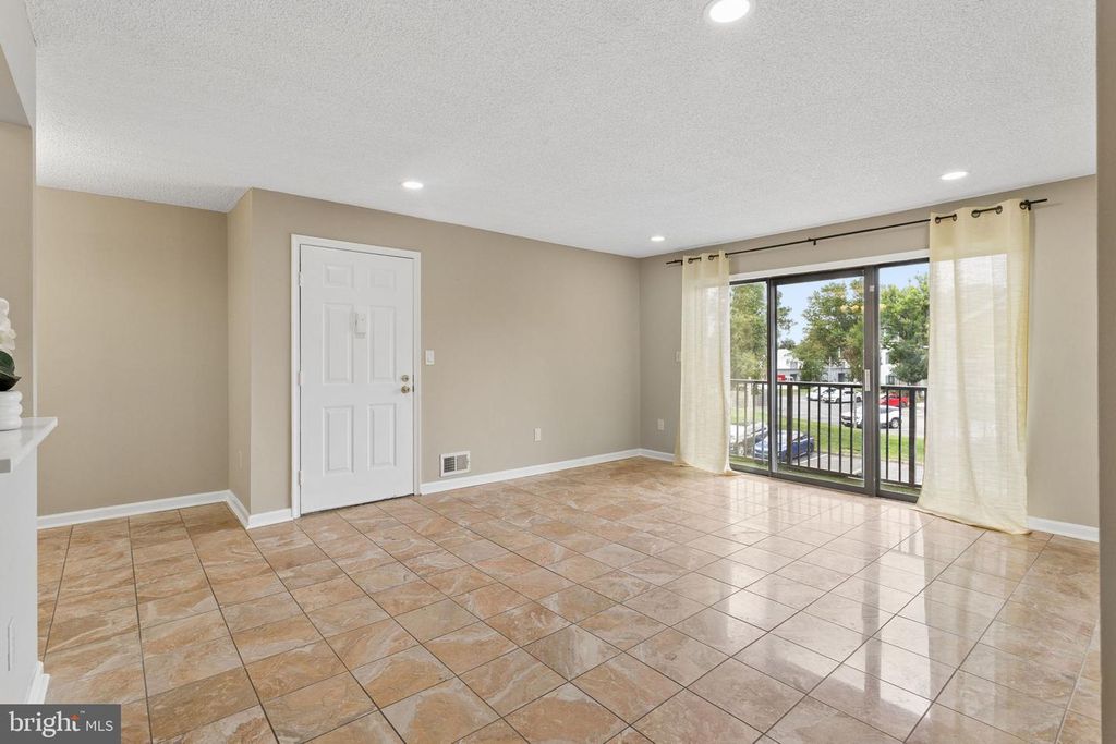 10 VOSCEK CT, LAWRENCE, NJ 08648 — photo 5