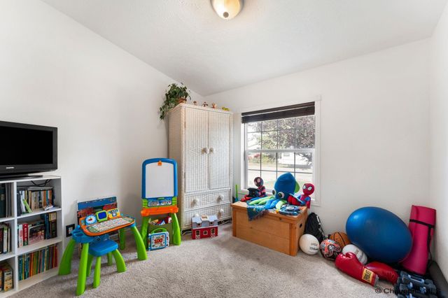 717 SUNRIDGE DR, Cheyenne, WY 82007