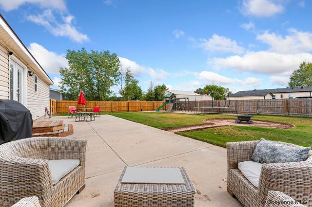 717 SUNRIDGE DR, Cheyenne, WY 82007