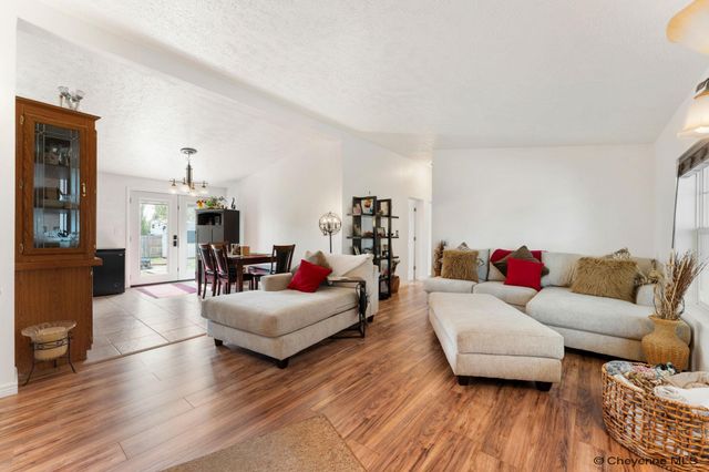 717 SUNRIDGE DR, Cheyenne, WY 82007