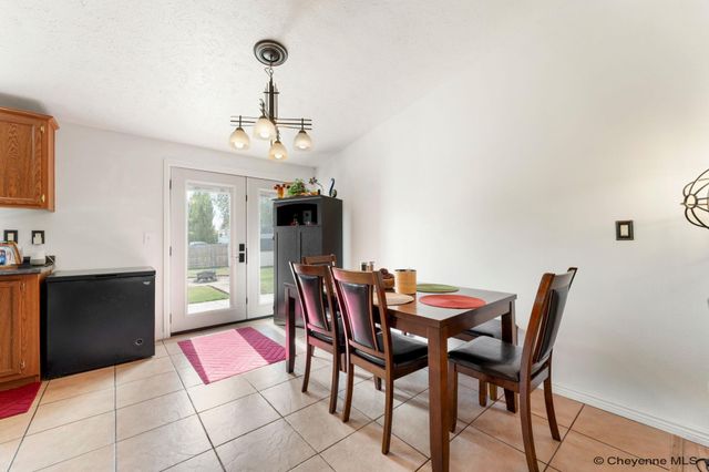 717 SUNRIDGE DR, Cheyenne, WY 82007