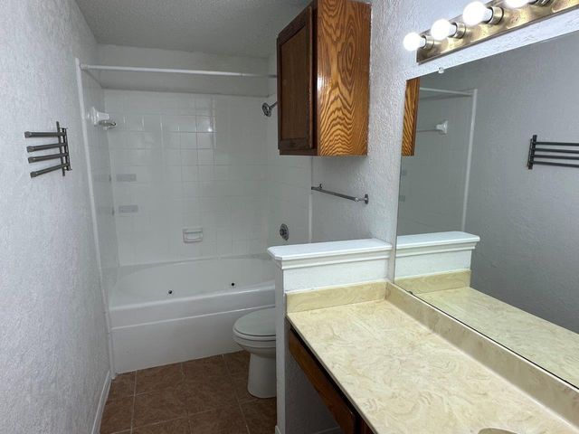 2300 Old Spanish Trail 2129, Houston, TX 77054