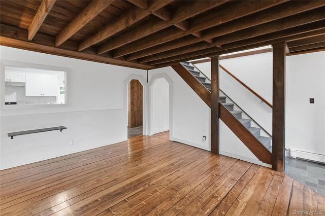 11 Bay Street, Bayville, NY 11709