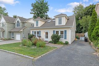 11 Bay Street, Bayville, NY 11709
