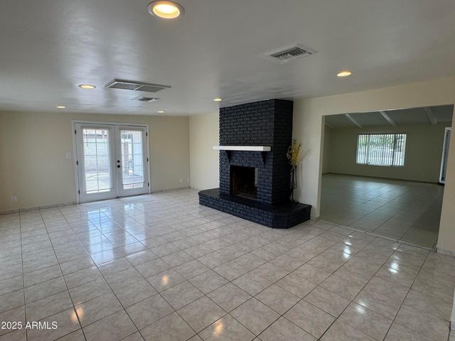 5502 W Frier Drive, Glendale, AZ 85301