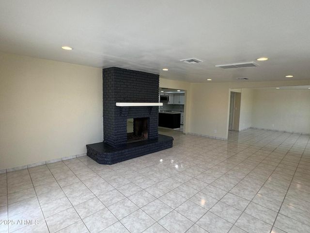 5502 W Frier Drive, Glendale, AZ 85301
