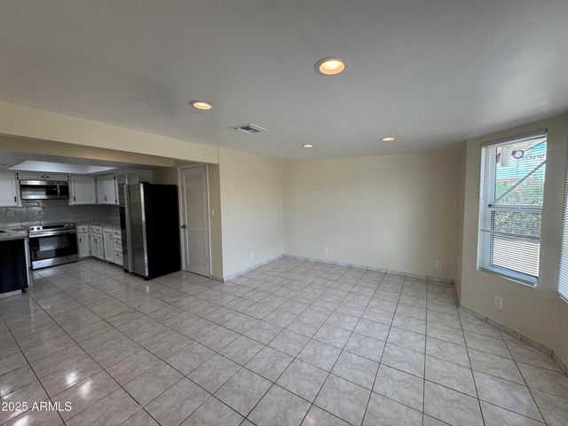 5502 W Frier Drive, Glendale, AZ 85301