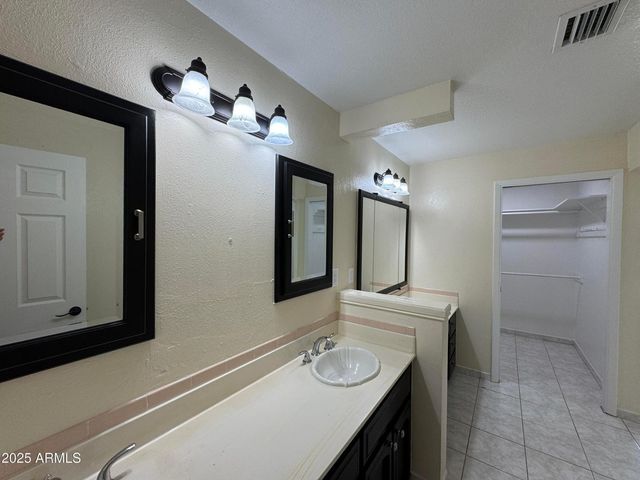 5502 W Frier Drive, Glendale, AZ 85301