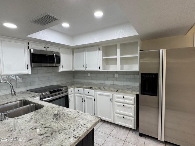 5502 W Frier Drive, Glendale, AZ 85301