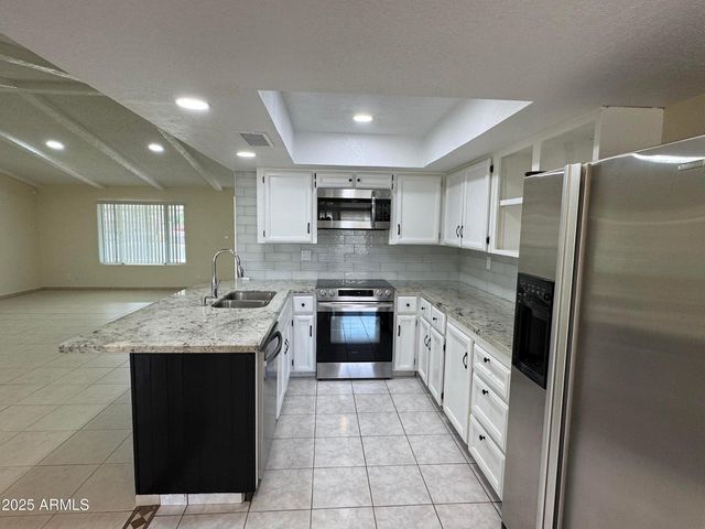 5502 W Frier Drive, Glendale, AZ 85301