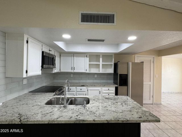 5502 W Frier Drive, Glendale, AZ 85301