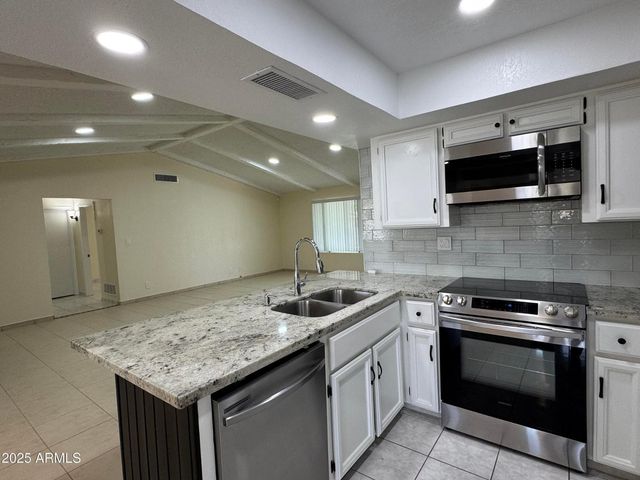 5502 W Frier Drive, Glendale, AZ 85301