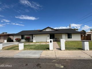 5502 W Frier Drive, Glendale, AZ 85301