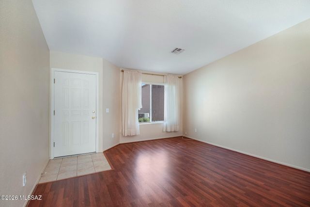 8892 E Apache Well Place, Tucson, AZ 85730