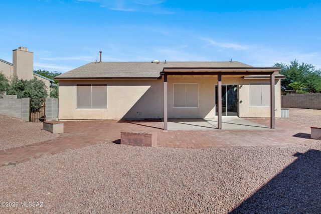 8892 E Apache Well Place, Tucson, AZ 85730
