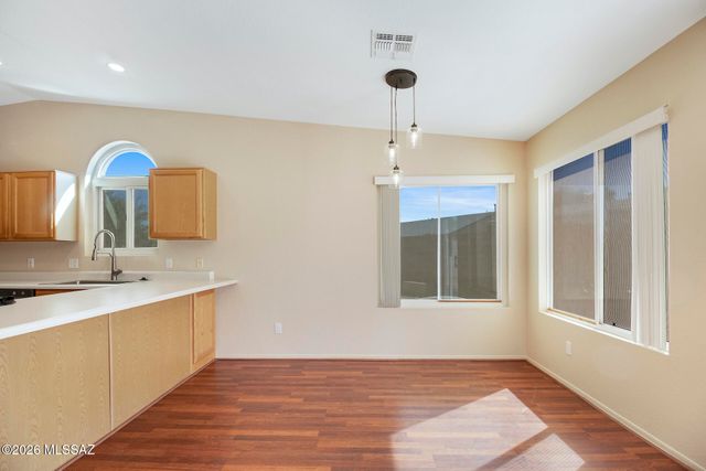 8892 E Apache Well Place, Tucson, AZ 85730