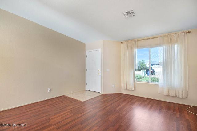 8892 E Apache Well Place, Tucson, AZ 85730