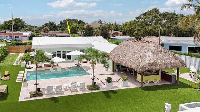2443 E Edgewater Drive, Palm Beach Gardens, FL 33410