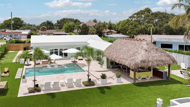 2443 E Edgewater Drive, Palm Beach Gardens, FL 33410