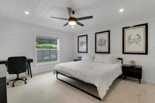2443 E Edgewater Drive, Palm Beach Gardens, FL 33410