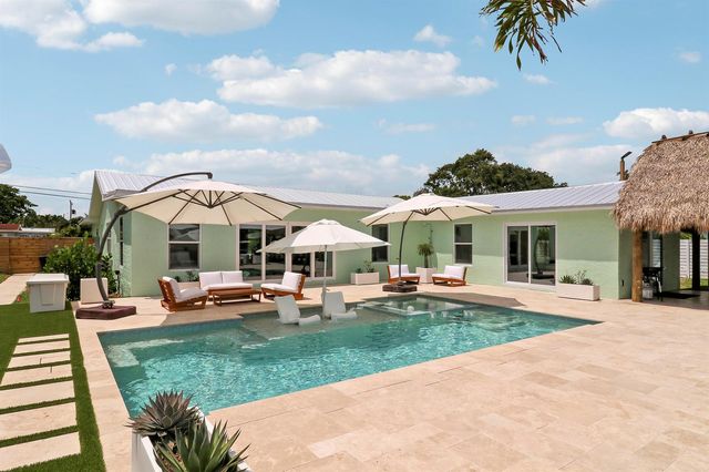 2443 E Edgewater Drive, Palm Beach Gardens, FL 33410