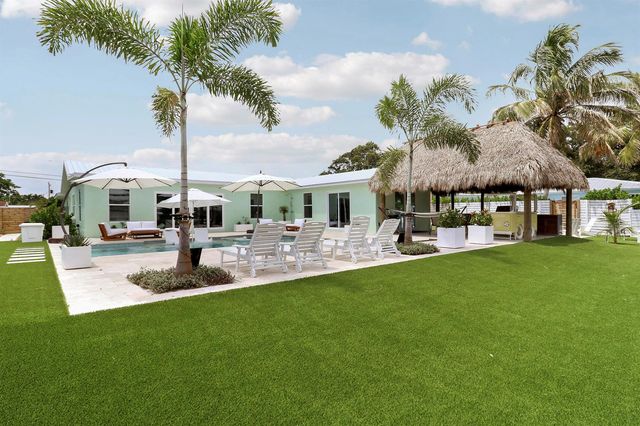 2443 E Edgewater Drive, Palm Beach Gardens, FL 33410