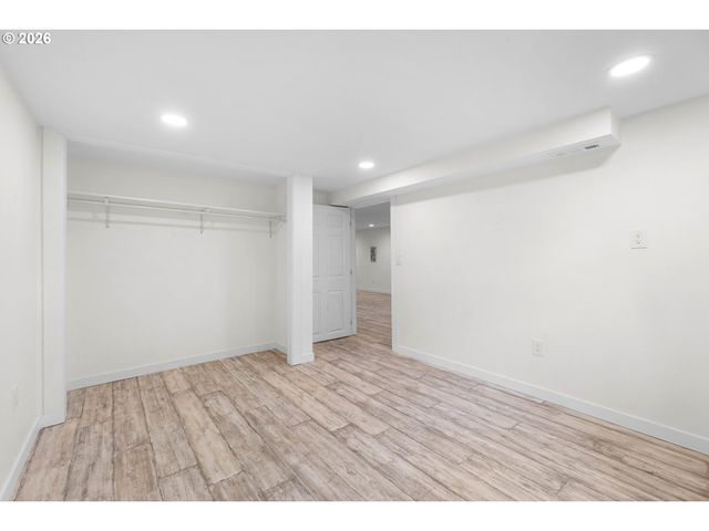 52052 Se 3RD Pl, Scappoose, OR 97056