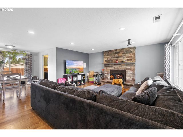 52052 Se 3RD Pl, Scappoose, OR 97056