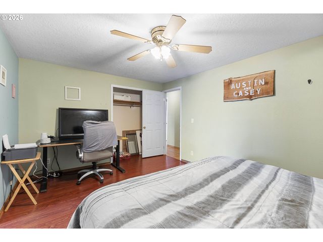 52052 Se 3RD Pl, Scappoose, OR 97056