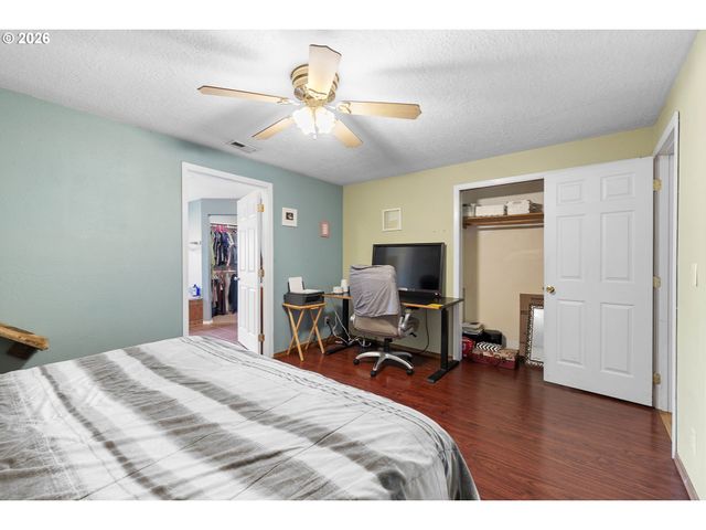 52052 Se 3RD Pl, Scappoose, OR 97056