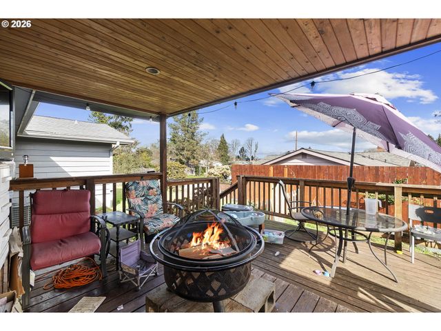 52052 Se 3RD Pl, Scappoose, OR 97056