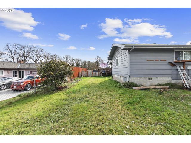 52052 Se 3RD Pl, Scappoose, OR 97056