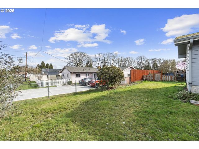 52052 Se 3RD Pl, Scappoose, OR 97056