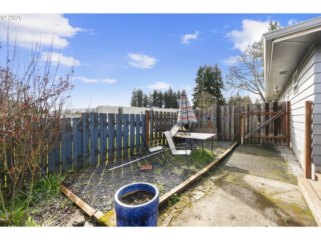 52052 Se 3RD Pl, Scappoose, OR 97056