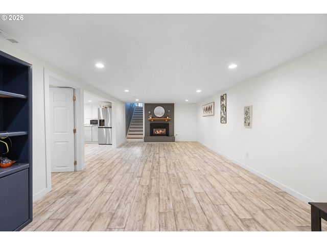 52052 Se 3RD Pl, Scappoose, OR 97056