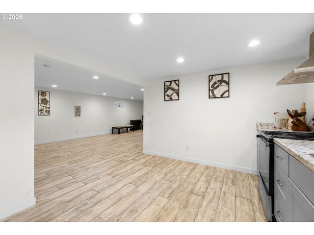 52052 Se 3RD Pl, Scappoose, OR 97056