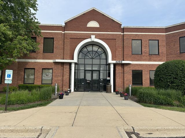 2260 W Higgins Road, Hoffman Estates, IL 60169