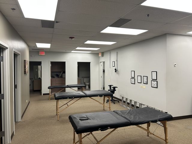 2260 W Higgins Road, Hoffman Estates, IL 60169