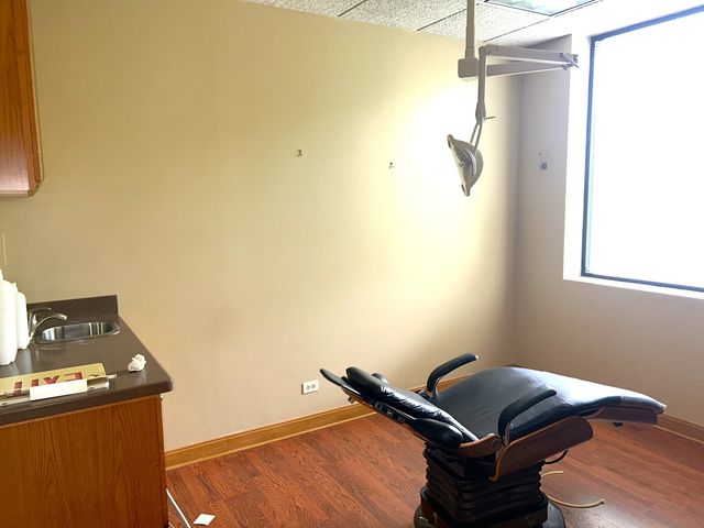 2260 W Higgins Road, Hoffman Estates, IL 60169