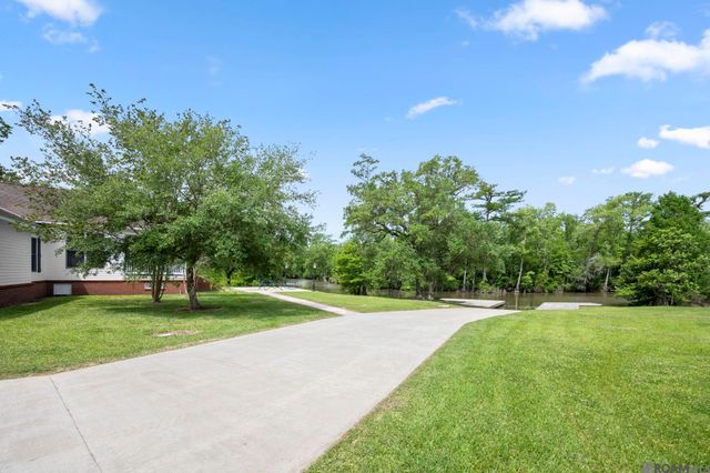 20605 Bretz Rd, Springfield, LA 70462