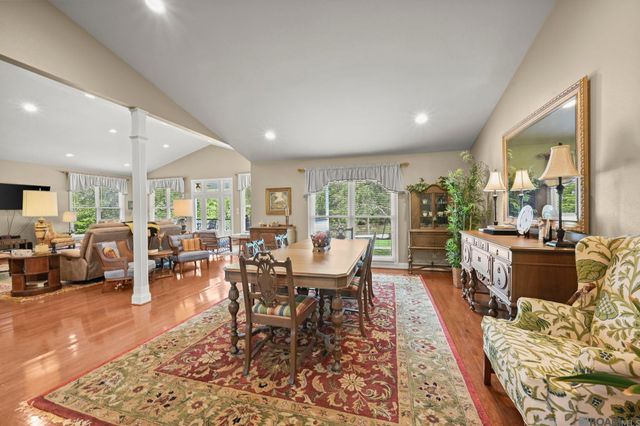 20605 Bretz Rd, Springfield, LA 70462