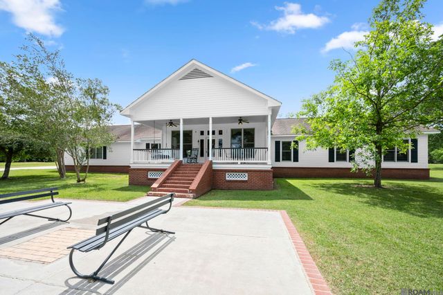 20605 Bretz Rd, Springfield, LA 70462