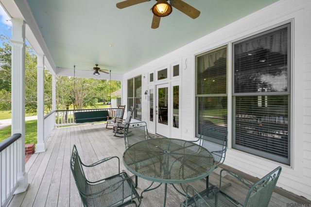 20605 Bretz Rd, Springfield, LA 70462