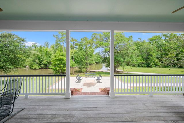 20605 Bretz Rd, Springfield, LA 70462