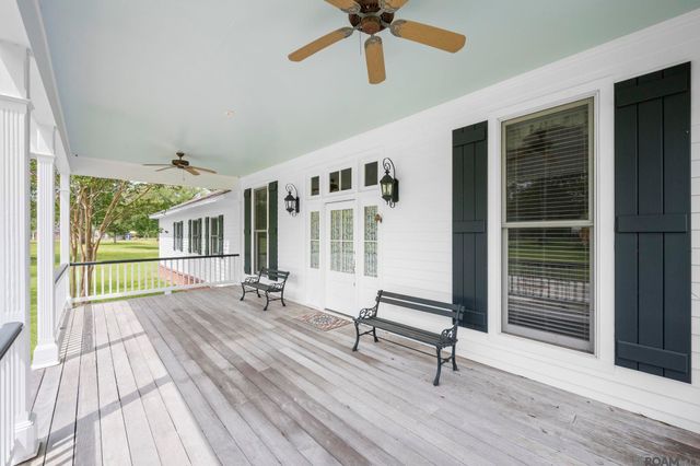 20605 Bretz Rd, Springfield, LA 70462