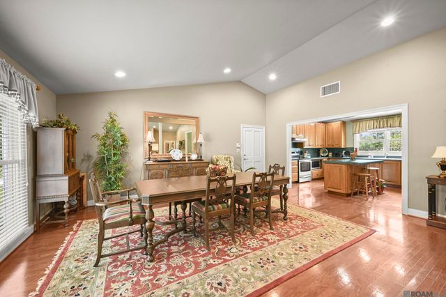20605 Bretz Rd, Springfield, LA 70462