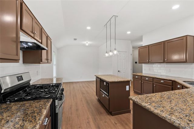 129 Rustic Colony Lane, Dickinson, TX 77539