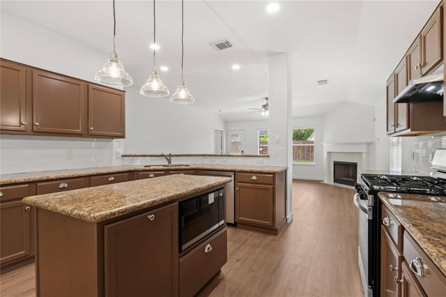 129 Rustic Colony Lane, Dickinson, TX 77539