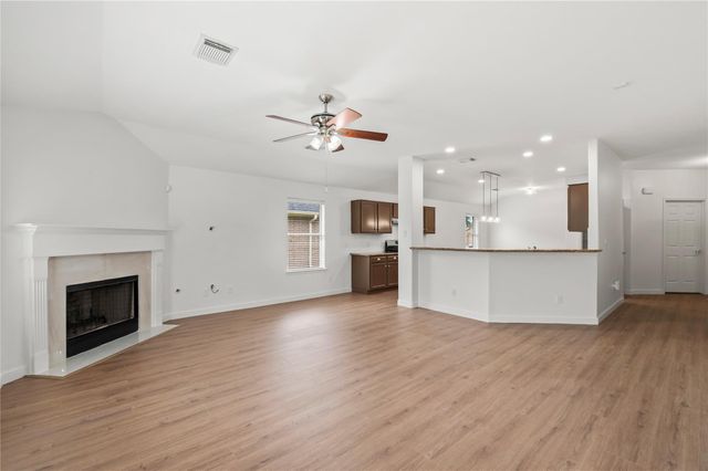 129 Rustic Colony Lane, Dickinson, TX 77539